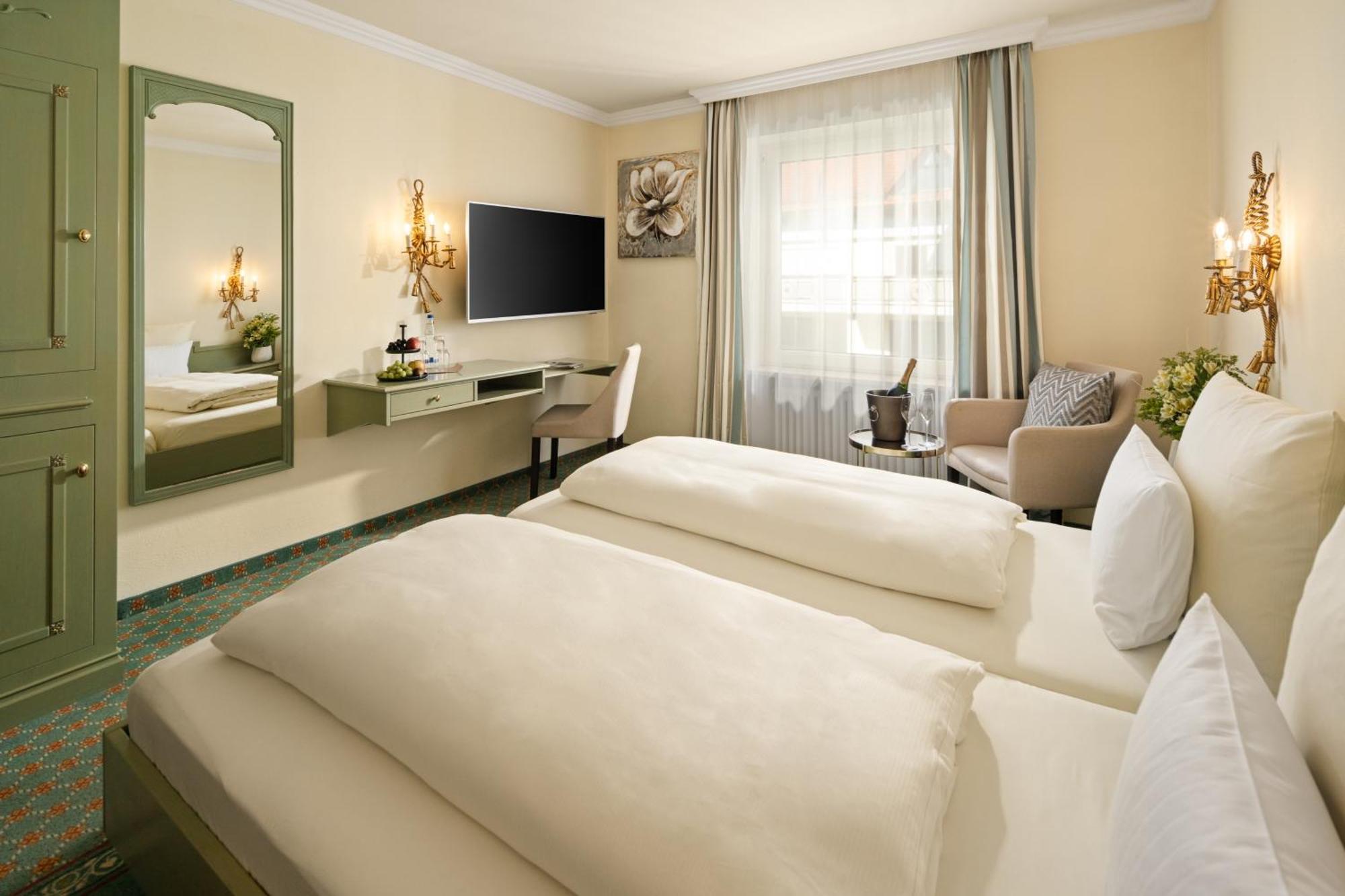 Hotel Dreifluessehof Passau Bagian luar foto