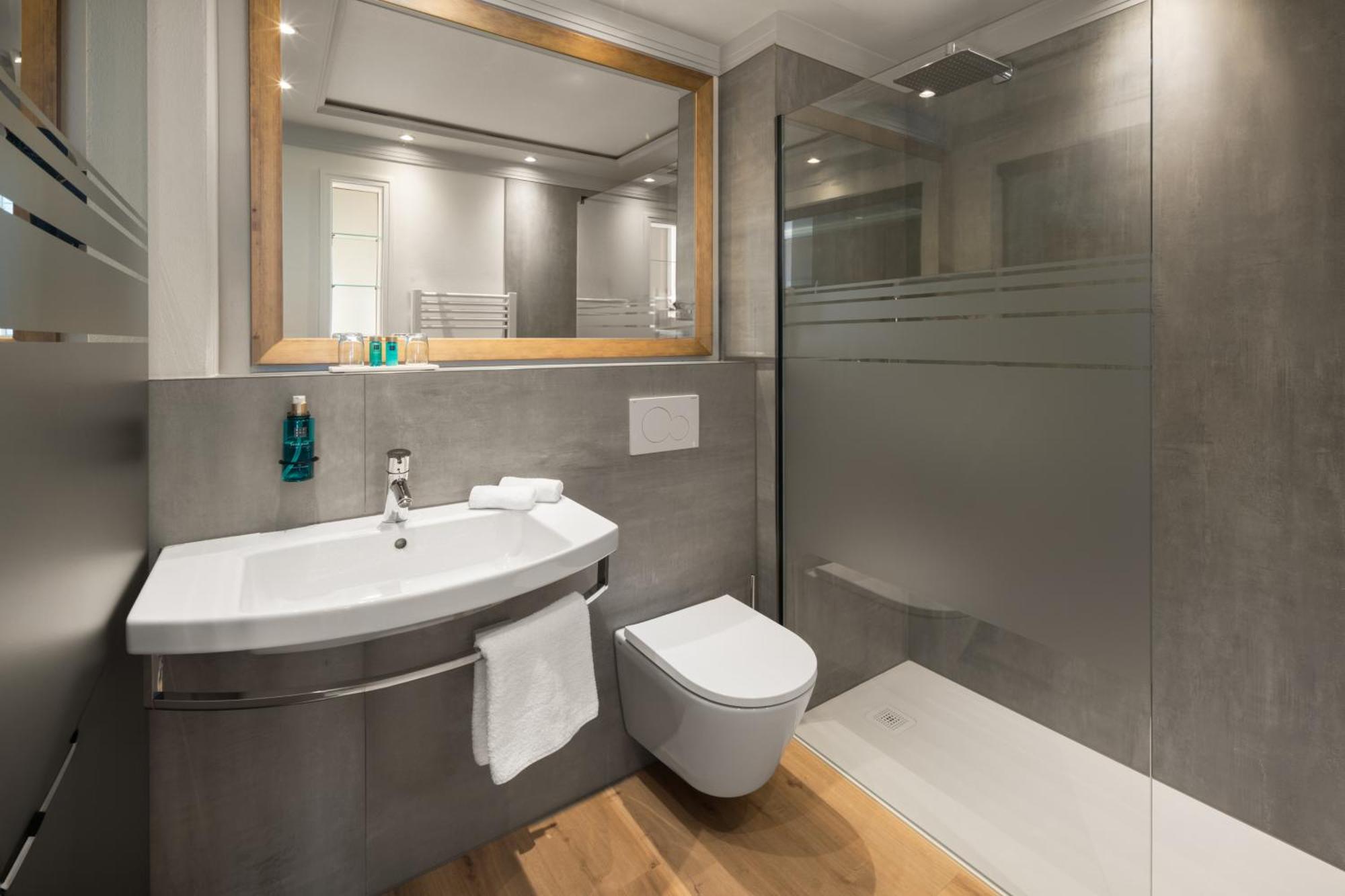 Hotel Dreifluessehof Passau Bagian luar foto