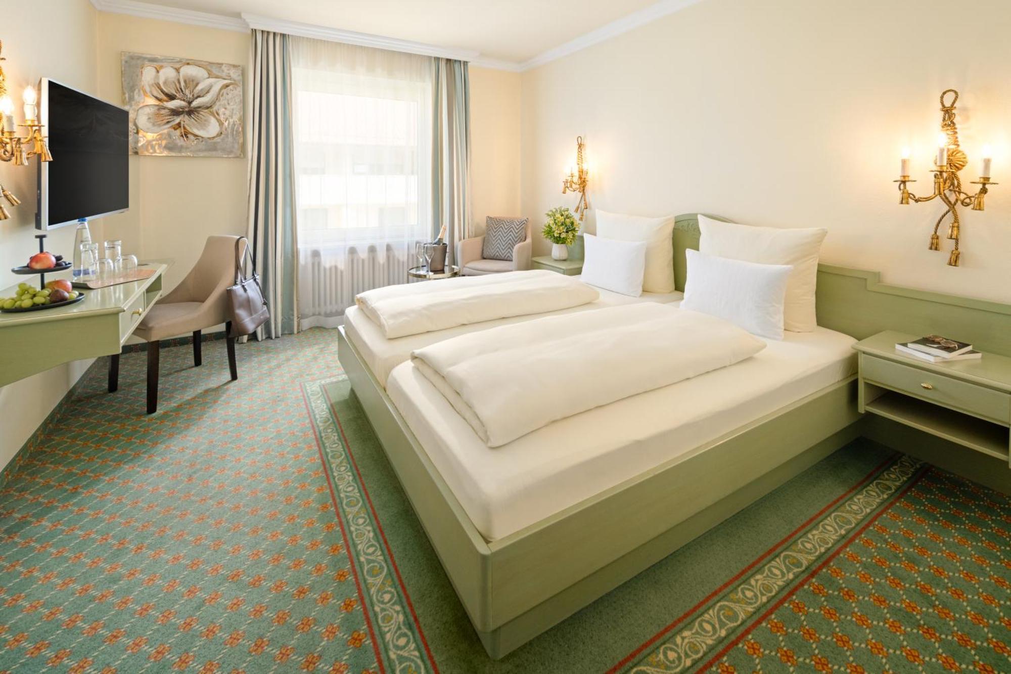 Hotel Dreifluessehof Passau Bagian luar foto