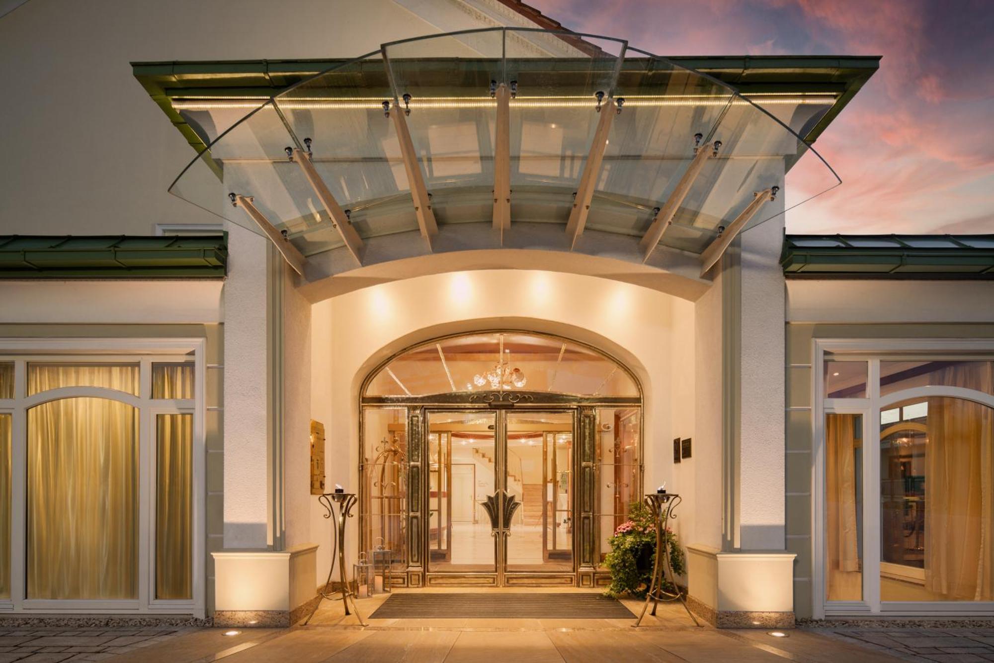 Hotel Dreifluessehof Passau Bagian luar foto