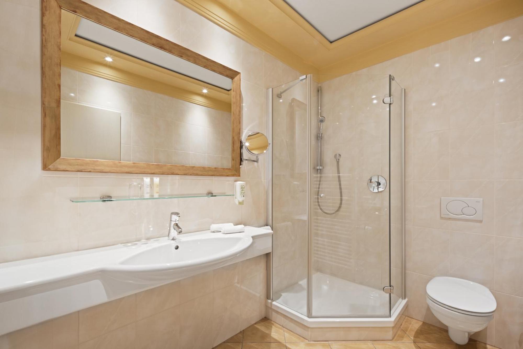 Hotel Dreifluessehof Passau Bagian luar foto