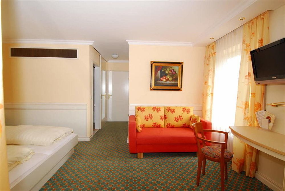 Hotel Dreifluessehof Passau Bagian luar foto